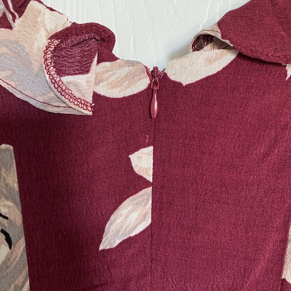 Le Chateau Burgundy Floral Dress - Picture 3 of 6